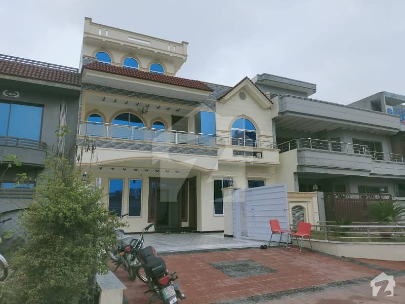 Main Double Road 35 X 70 House For Sale In G13