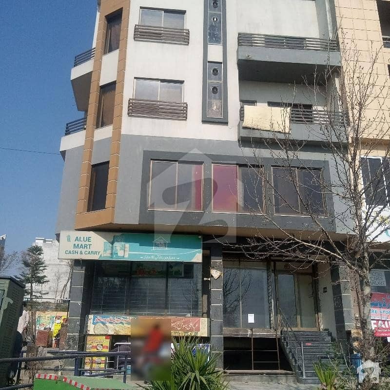 370  Square Feet Flat Available For Sale In College Road