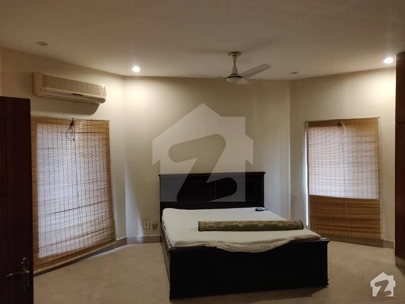 ڈی ایچ اے فیز 7 ڈی ایچ اے کراچی میں 6 کمروں کا 2 کنال مکان 14.7 کروڑ میں برائے فروخت۔