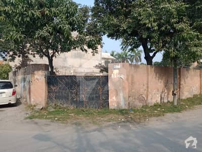 2 Kanal Ploat Hot Location Semi Commercial 3 Side Open Corner Plot