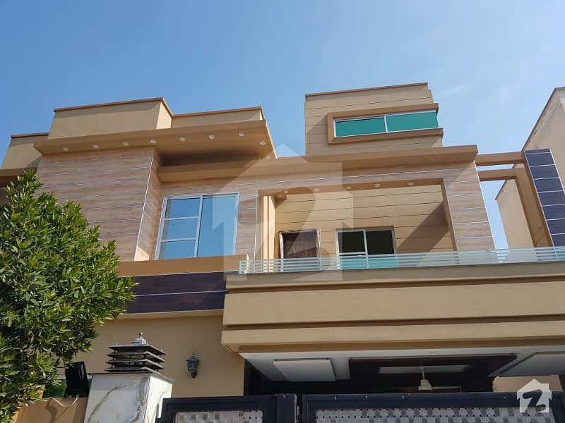12 Marla Luxurious Corner Brand New House For Rent In Bahria Town Lahore
