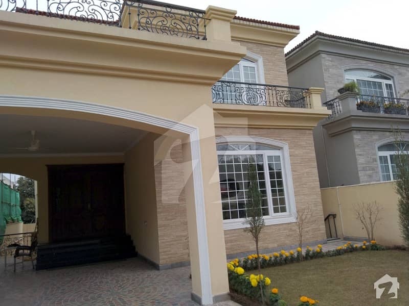 F-8/3 Nearest Centaraus Mall 777 Sq Yd Triple Storey Brand New House F-8/3 Nearest Centaraus Mall 777 Sq Yd Triple Storey Brand New House