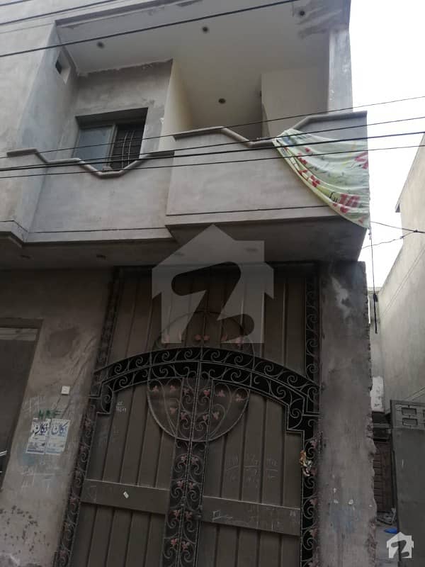 ماڈل ٹاؤن لِنک روڈ ماڈل ٹاؤن لاہور میں 3 کمروں کا 4 مرلہ مکان 45 ہزار میں کرایہ پر دستیاب ہے۔