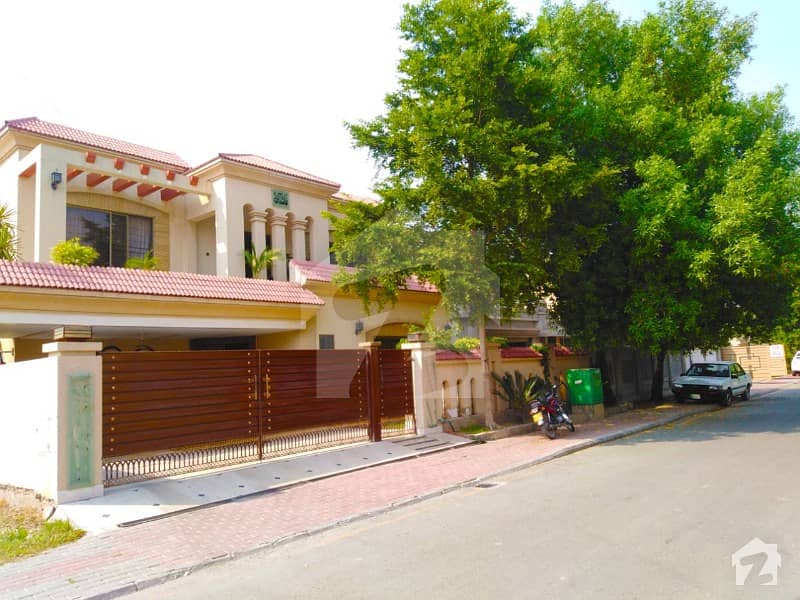 1 KANAL BEAUTIFUL HOUSE FOR SALE IN OVERSEAS A BLOCK