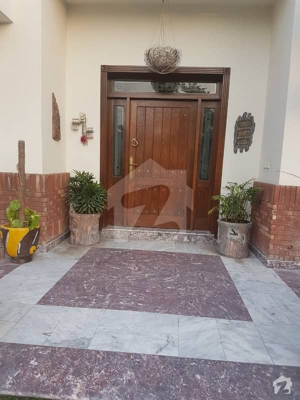 این ایف سی 1 لاہور میں 6 کمروں کا 3.2 کنال مکان 10.5 کروڑ میں برائے فروخت۔