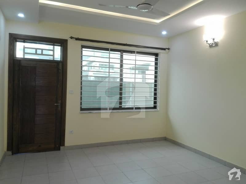 3200 Square Feet Lower Portion Available For Rent In D-17