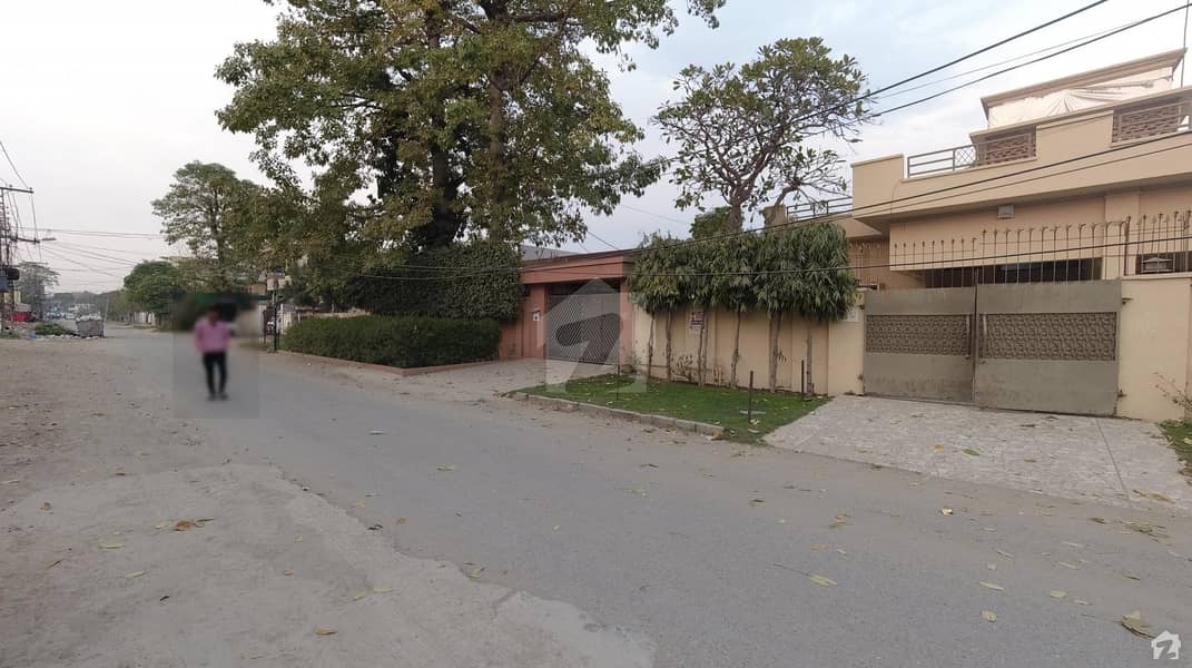 Semi Commercial Bungalow  2 Minutes From Ferozepur Road