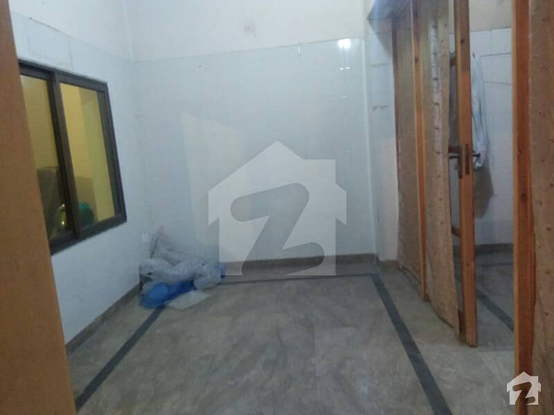 انفنٹری روڈ لاہور میں 6 کمروں کا 5 مرلہ مکان 1.35 کروڑ میں برائے فروخت۔