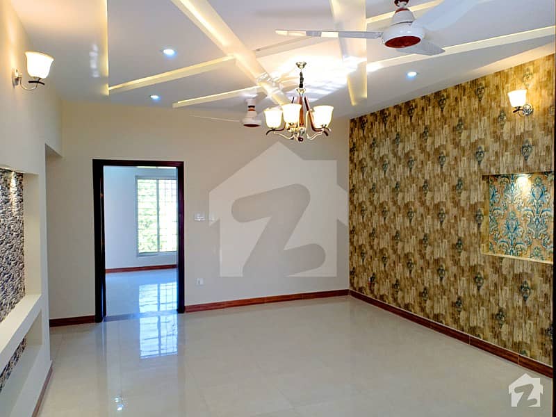 Outstanding 7 Marla Upper Portion Available For Rent