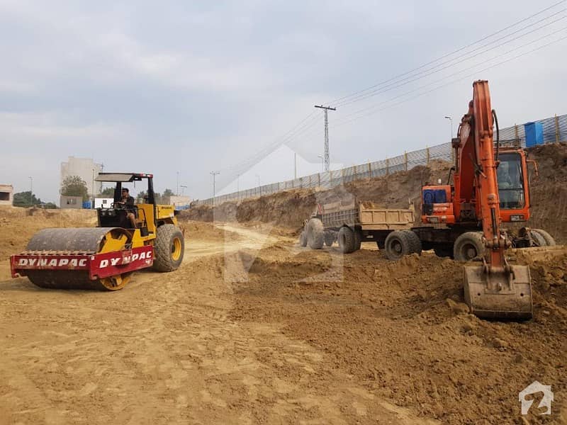 بحریہ ٹاؤن سیکٹر ای بحریہ ٹاؤن لاہور میں 0.44 مرلہ دکان 23 لاکھ میں برائے فروخت۔