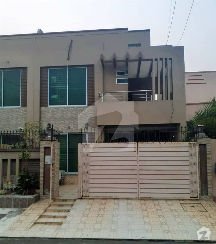10 Marla Used House Is Available For Sale