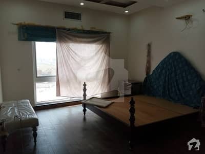 ڈی ایچ اے فیز 7 - بلاک آر فیز 7 ڈیفنس (ڈی ایچ اے) لاہور میں 7 کمروں کا 1 کنال مکان 5.1 کروڑ میں برائے فروخت۔