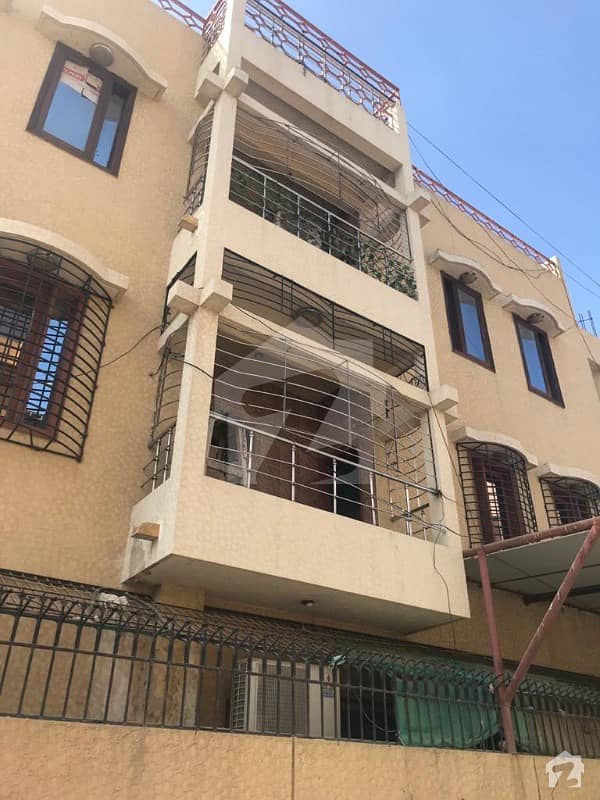 الہلال سوسائٹی کراچی میں 3 کمروں کا 12 مرلہ زیریں پورشن 2.75 کروڑ میں برائے فروخت۔