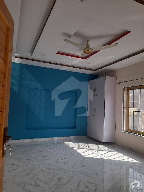 آفیسرز گارڈن کالونی ورسک روڈ پشاور میں 6 کمروں کا 6 مرلہ مکان 2.3 کروڑ میں برائے فروخت۔