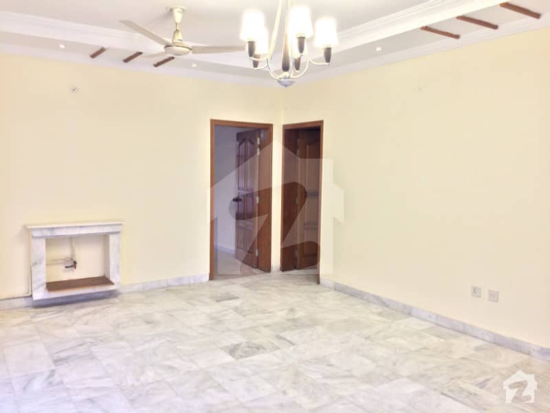 Fully Secured And Renovated 5 Bed House With Basement