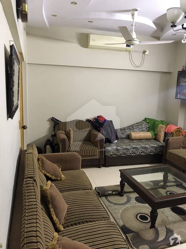 کلفٹن ۔ بلاک 2 کلفٹن کراچی میں 3 کمروں کا 8 مرلہ فلیٹ 2.3 کروڑ میں برائے فروخت۔