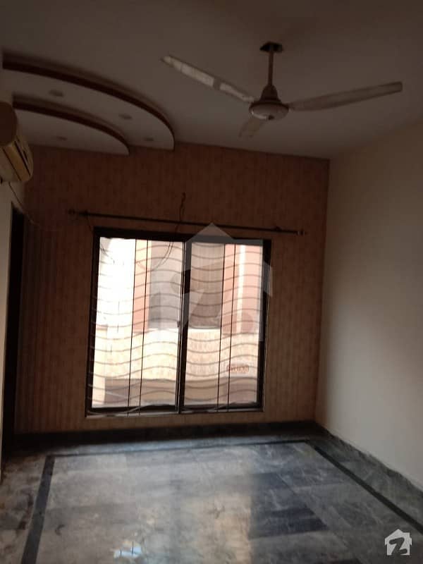 نواب ٹاؤن لاہور میں 3 کمروں کا 3 مرلہ مکان 65 لاکھ میں برائے فروخت۔