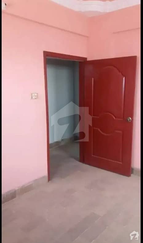 Perfect 844  Square Feet Flat In Latifabad For Sale