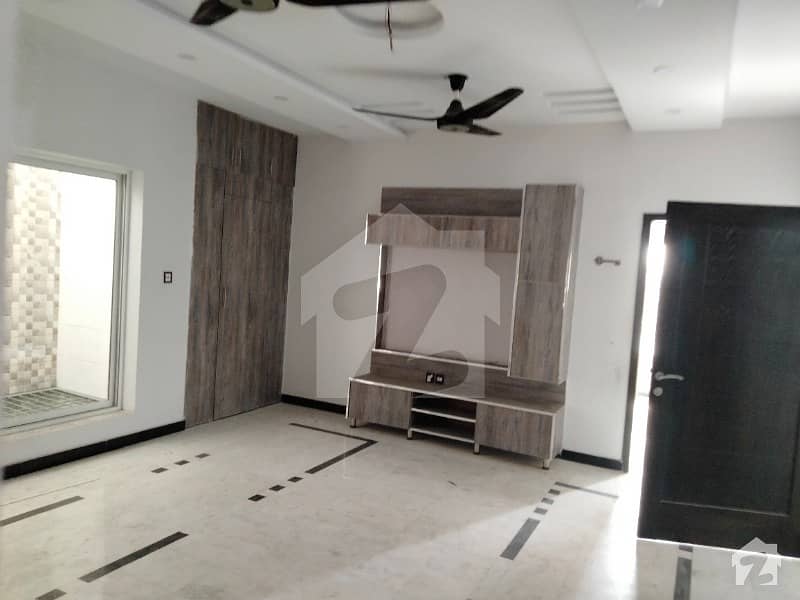 Sector G 8 Marla Good Location House For Rent