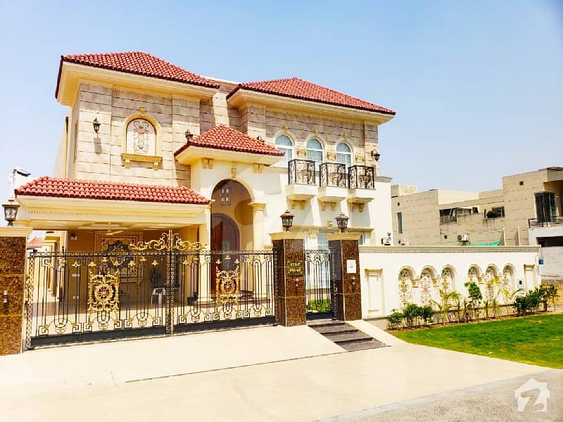 Near Park 1 Kanal Furnished Spanish Bungalow For Sale At Prime Location In Low Price