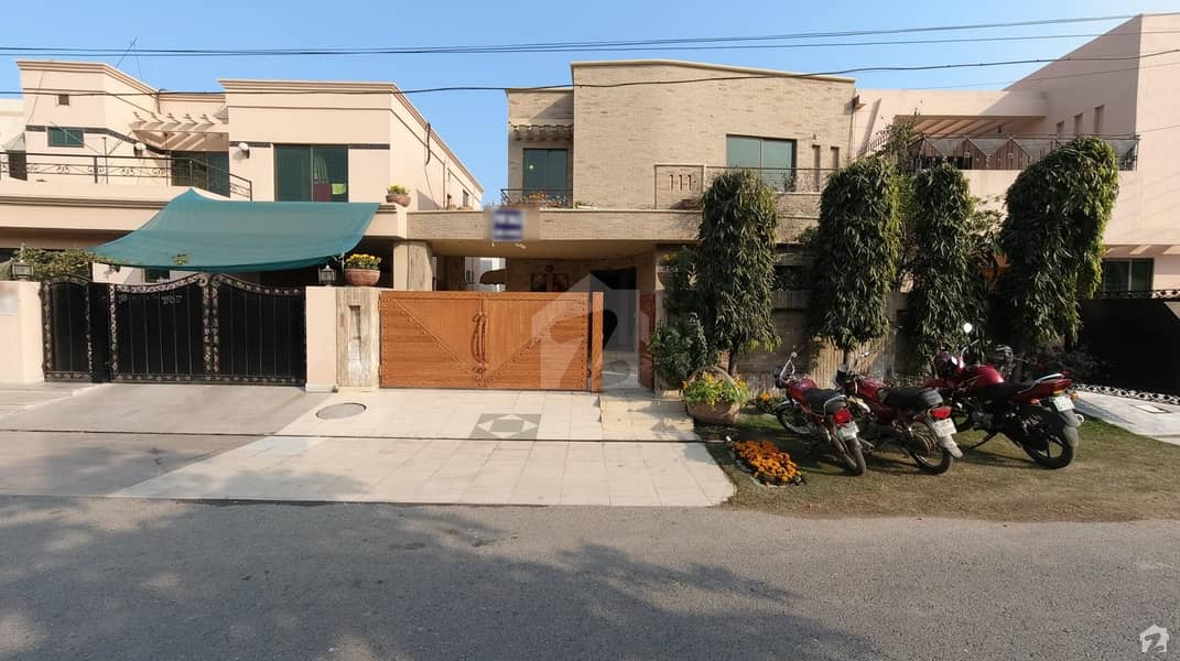 10 Marla Renovated House For Sale In Dha Block Gg Phase 4 Lahore