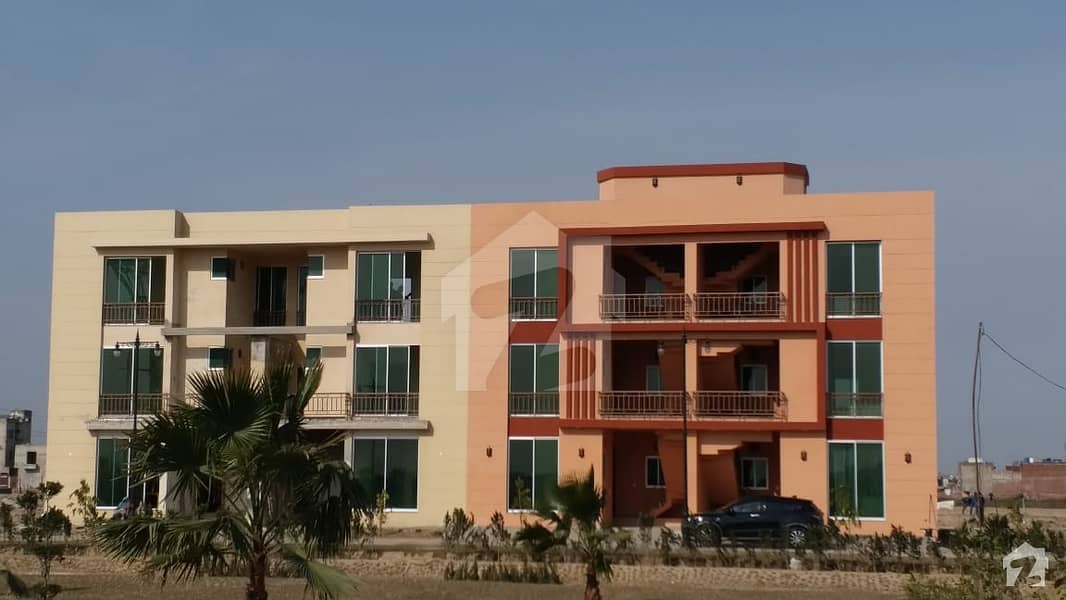 غازی روڈ کینٹ لاہور میں 2 کمروں کا 5 مرلہ فلیٹ 65 لاکھ میں برائے فروخت۔
