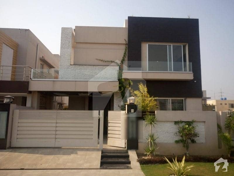 10 Marla House In Paragon City For Sale