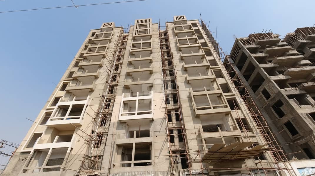 King's Presidency 6 Room's 2200 Square Feet Flat For Sale In Gulistan-e-Jauhar