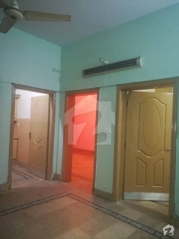 علامہ اقبال ٹاؤن لاہور میں 2 کمروں کا 9 مرلہ زیریں پورشن 37 ہزار میں کرایہ پر دستیاب ہے۔