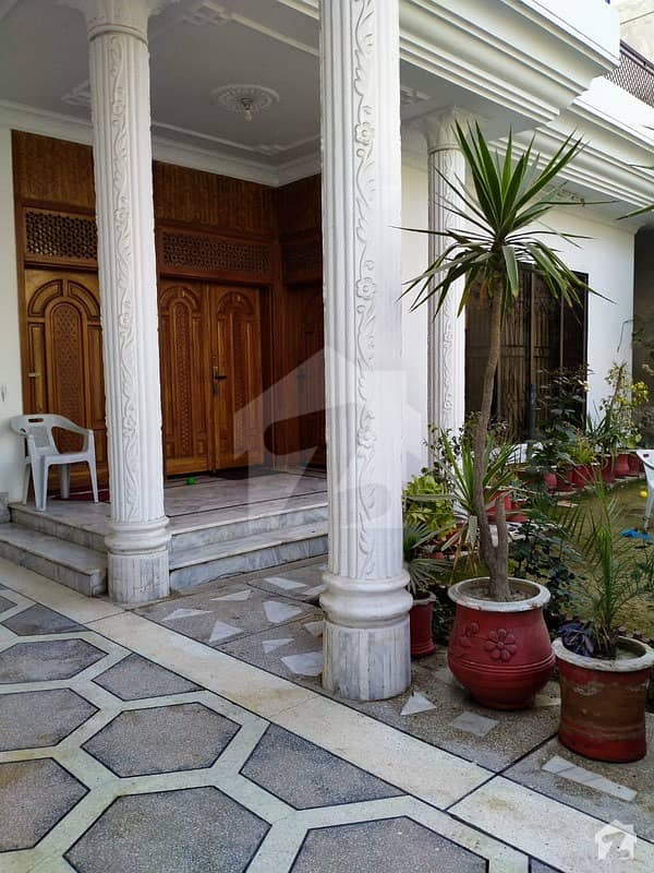 1 Kanal Double Unit Owner Build Solid House For Sale In PIA Society