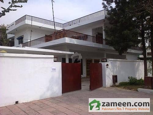 500 Square Yard 5 Bedrooms Double Storey House On Excellent Location