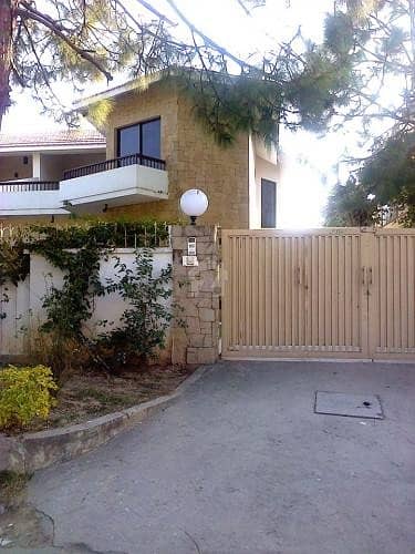 Double Storey House For Rent With Nice Lawn