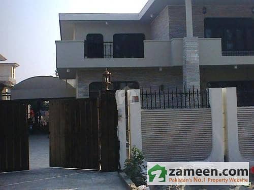 Brand New Double Storey House With Huge Lawn