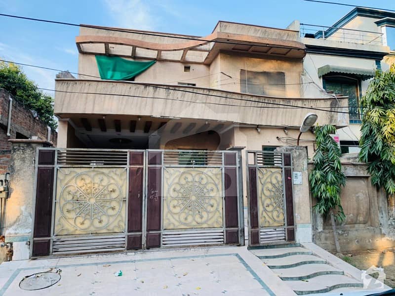سمن آباد ۔ بلاک این سمن آباد لاہور میں 5 کمروں کا 11 مرلہ مکان 3.2 کروڑ میں برائے فروخت۔