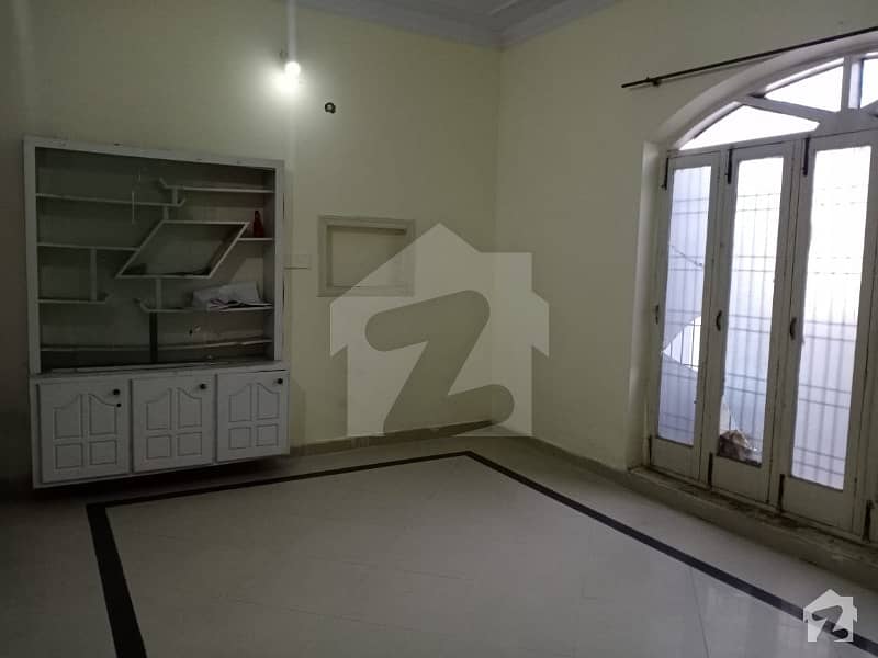 7 Marla Single Storey House Available For Rent In Madina Town