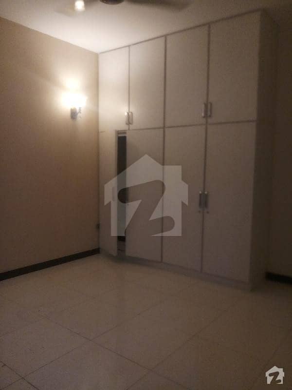 ڈی ایچ اے فیز 7 ایکسٹینشن ڈی ایچ اے ڈیفینس کراچی میں 3 کمروں کا 4 مرلہ مکان 85 ہزار میں کرایہ پر دستیاب ہے۔