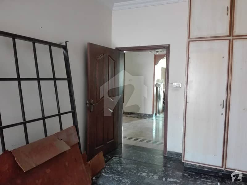 ایجوکیشن ٹاؤن لاہور میں 3 کمروں کا 5 مرلہ مکان 36 ہزار میں کرایہ پر دستیاب ہے۔