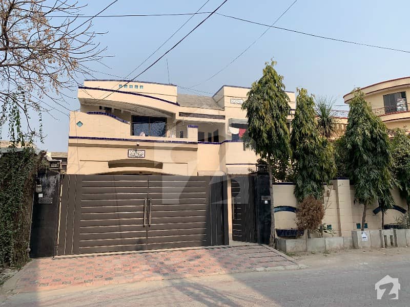 1 Kanal Well Maintained Double Story  Double Unit House For Sale