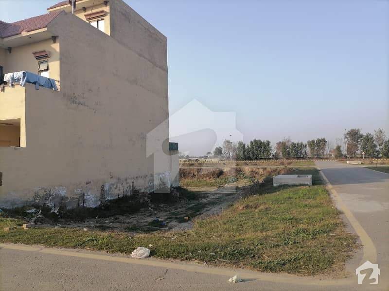 Corner Park Facing Prime Located Plot For Sale Royal Residencia Block