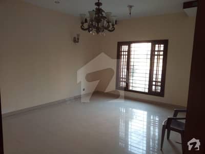 Stunning 1080  Square Feet House In Qayyumabad Available