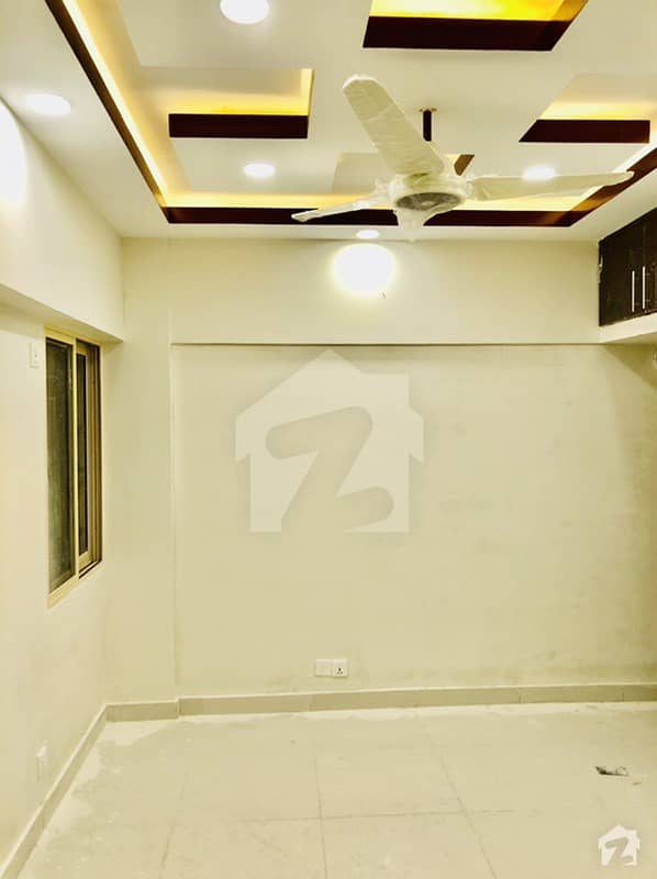 ڈی ایچ اے فیز 2 ڈی ایچ اے کراچی میں 4 کمروں کا 10 مرلہ فلیٹ 70 ہزار میں کرایہ پر دستیاب ہے۔