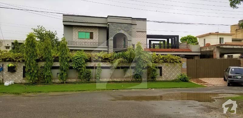 واپڈا ٹاؤن لاہور میں 5 کمروں کا 2 کنال مکان 4.8 کروڑ میں برائے فروخت۔