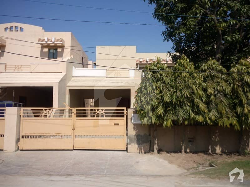 ایڈن ایونیو ایکسٹینشن لاہور میں 3 کمروں کا 10 مرلہ مکان 55 ہزار میں کرایہ پر دستیاب ہے۔