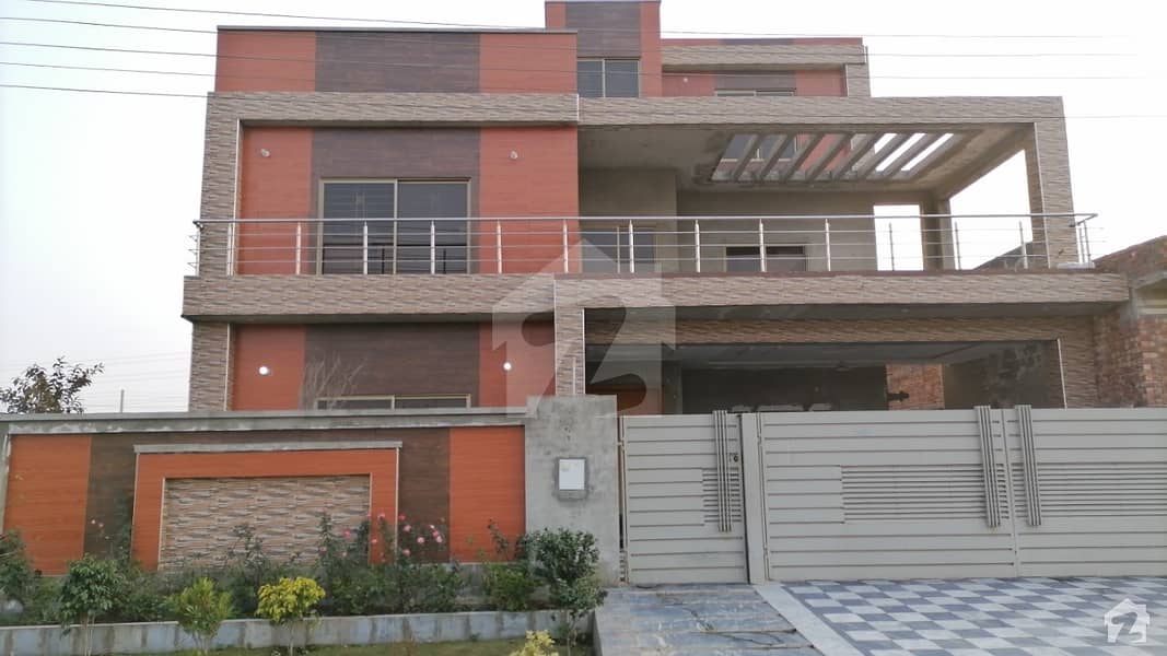 چنار باغ ۔ رچنا بلاک چنار باغ لاہور میں 6 کمروں کا 1 کنال مکان 2.1 کروڑ میں برائے فروخت۔