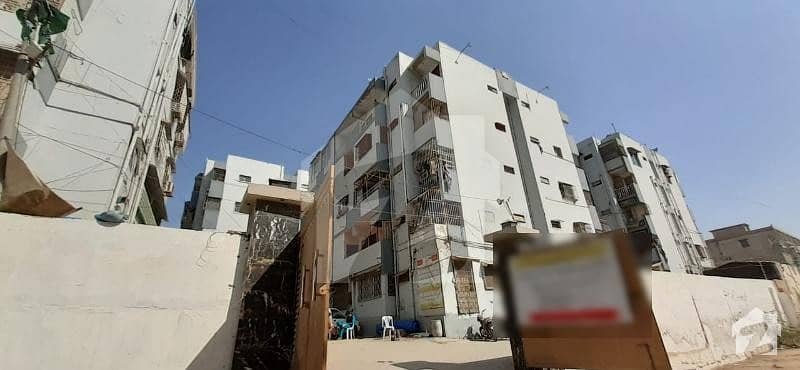 گلشنِ اقبال ٹاؤن کراچی میں 2 کمروں کا 4 مرلہ فلیٹ 20 ہزار میں کرایہ پر دستیاب ہے۔