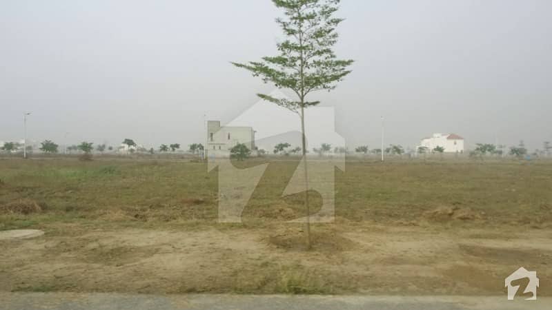 ڈی ایچ اے فیز 7 - بلاک کیو فیز 7 ڈیفنس (ڈی ایچ اے) لاہور میں 1 کنال رہائشی پلاٹ 2.65 کروڑ میں برائے فروخت۔