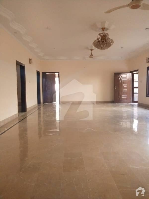 Portion For Rent 900 Yards Grond Portion 3 Bed Drawing Dining Lounge Parking Upper Floor Available With Same Planing