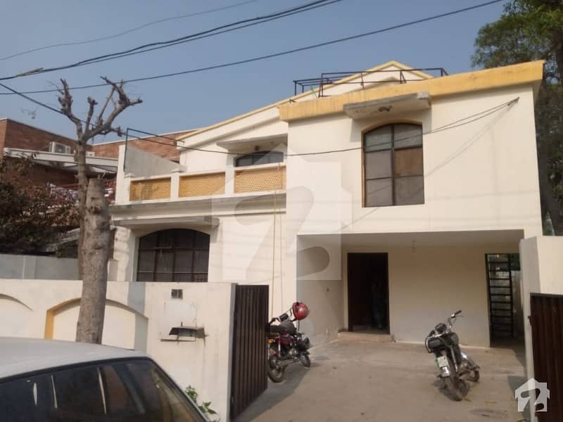 A Good Option For Sale Is The Corner House Available In Eden In Lahore