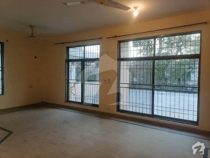 1800  Square Feet House For Rent In Jalal Colony