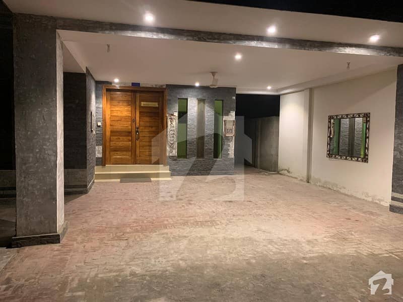 بیدیاں روڈ لاہور میں 3 کمروں کا 3.6 کنال فارم ہاؤس 3.4 کروڑ میں برائے فروخت۔